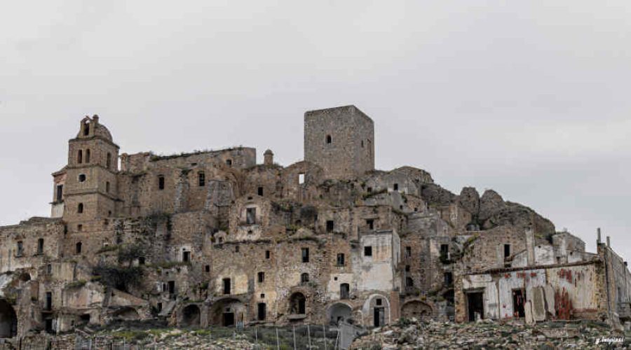 Craco: Il Fascino del Paese Fantasma